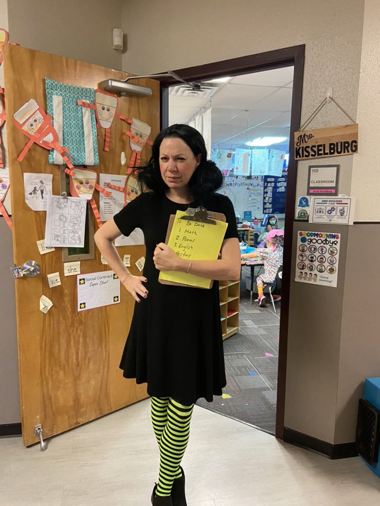 Halloween fun at Live Oak! #good2beLOE #violaswamp #Kindergarten