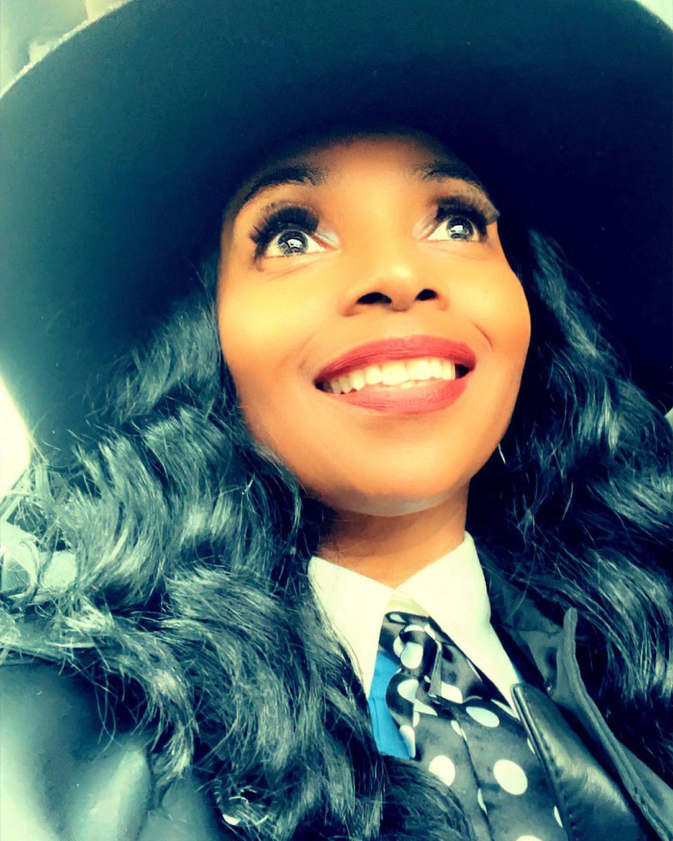 michelledushee's tweet photo. It’s Friday and hat season https://t.co/67ebFlkVkF