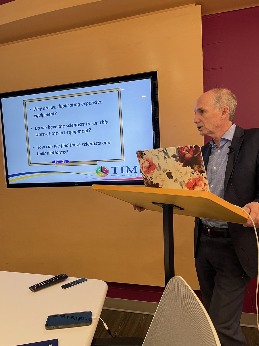 DrStephenArcher's tweet photo. Celebrating a $1 million gift from the W.J. Henderson Foundation &amp; the DOM faculty physicians @QueensuDOM to support translational research @queensutime &amp; @QueensuCPU @QueensuDOM: A million dollars-a million thank yous @queensuResearch @janephilpott @QueensPrincipal https://t.co/1OWVV1oyKh