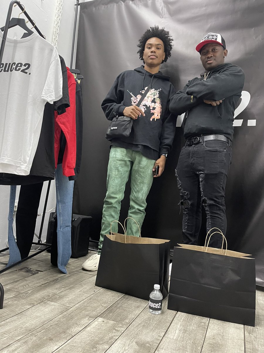 vinniebh's tweet photo. Still celebrating this win for my son! #proudmom #deuce2 #BlackOwnedBusiness #popupshop https://t.co/B8zr31JwE0