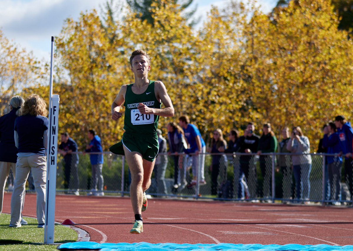 AmericaEast's tweet photo. 2021 #AEXC individual champions, Emily Mackay and Dan Schaffer! #AEChamps 

For the first time in 20 years, @BinghamtonXCTF is the first school to have both individual champions! https://t.co/MrnLk4QLUK