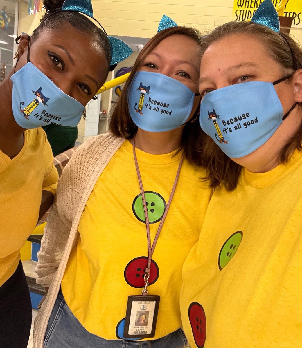 emilyvchavez's tweet photo. Harvest Fest at @PGCPS_RES was a blast. We were Pete the Cat 🐈 Meowww😻😻😸😸 https://t.co/r4EVkf1FTB
