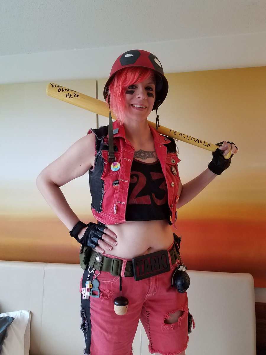 tikitwoflower's tweet photo. #fallforcostume day 29: red. My friend Wiedii & I are planning a new Tank Girl cosplay together & I'm pretty excited 😁 https://t.co/ArGuzkMdsT