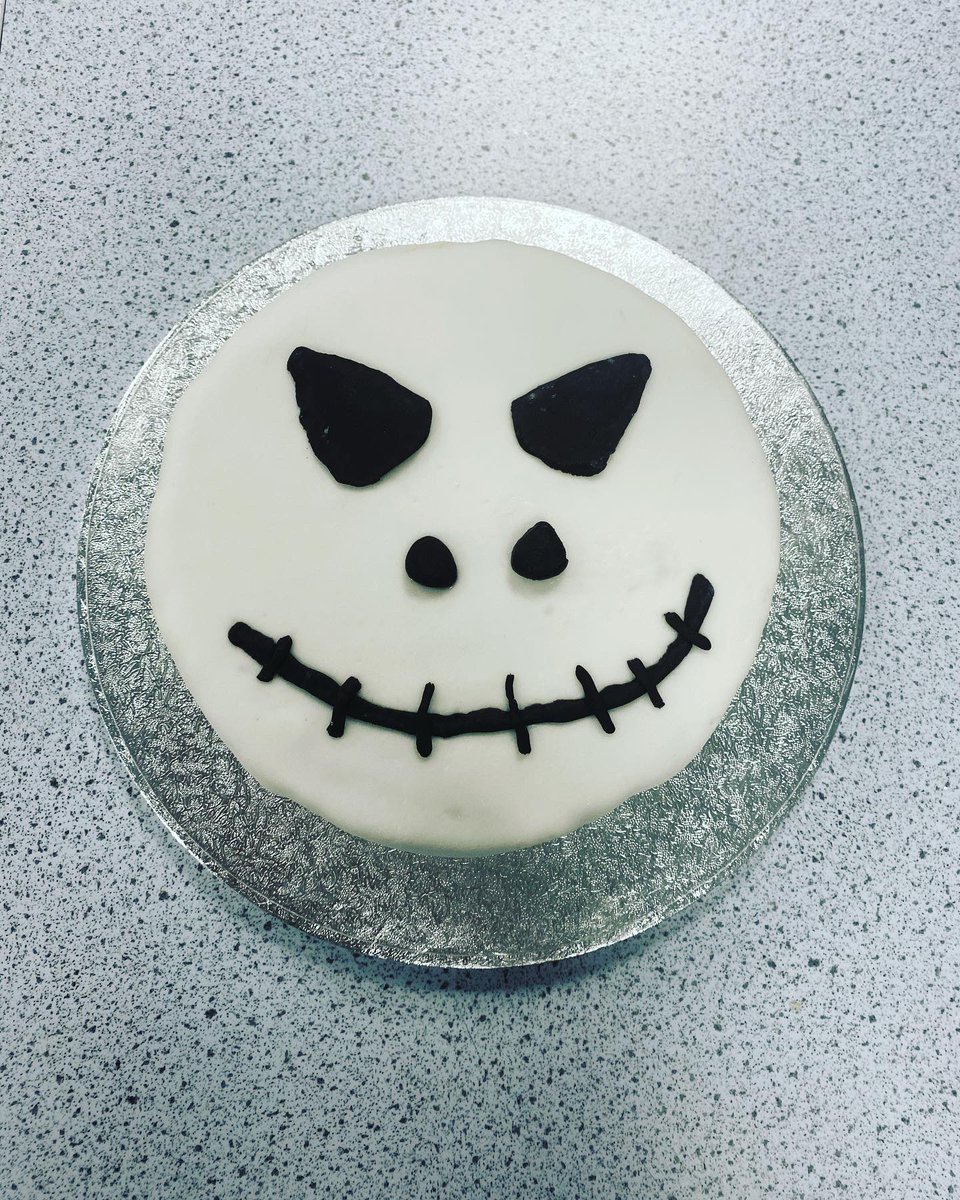 MonifiethHighHE's tweet photo. Miss Adam’s S3 Practical Cake made their very first fondant covered cake this week! Well done guys, such a great job! 🎃👻💀 https://t.co/Laspb1itSJ