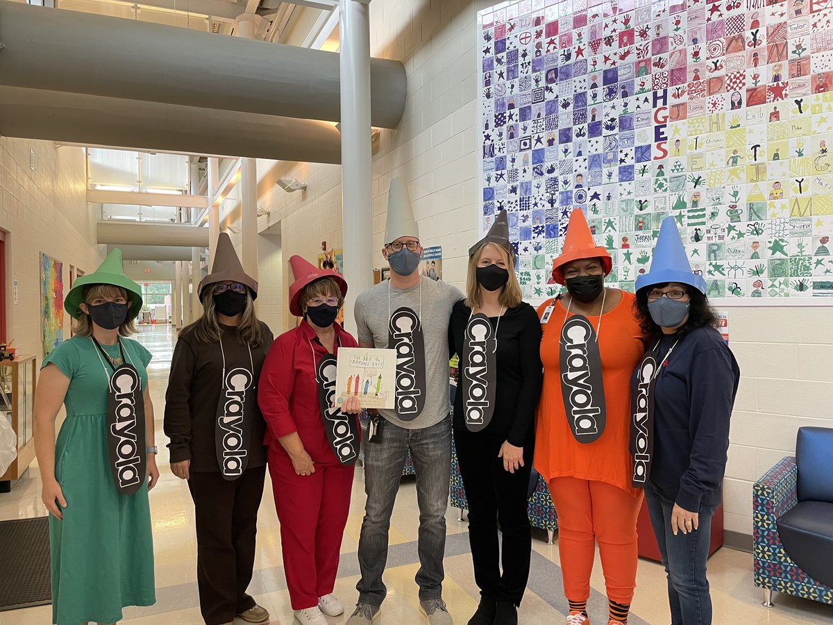 The amazing front office staff <a href="/HGHedgehog/">Holly Grove ES</a> I have the honor of working with each and every day! It’s always colorful with this bunch.