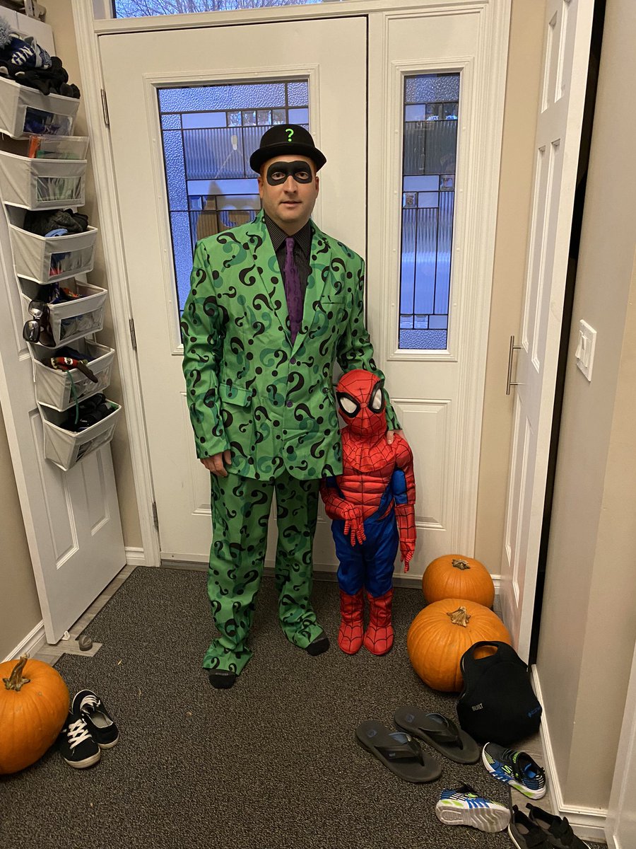lennycoates31's tweet photo. Happy Halloween from Parker and I! Halloween is one of our favourites! So in the spirit, here’s a riddle for you: I can fly but I have no wings. I can cry but I have no eyes. Wherever I go darkness follows me. What am I? https://t.co/uffA6OHyGc