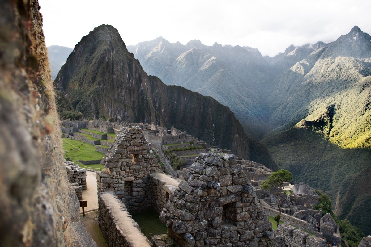 Every year, millions of people visit the imposing and mysterious Incan citadel of Machu Picchu in Peru. Have you visited this wonder of the world?
adventurehero.com/category/peru.…
#MachuPicchu #Peru #IncanEmpire