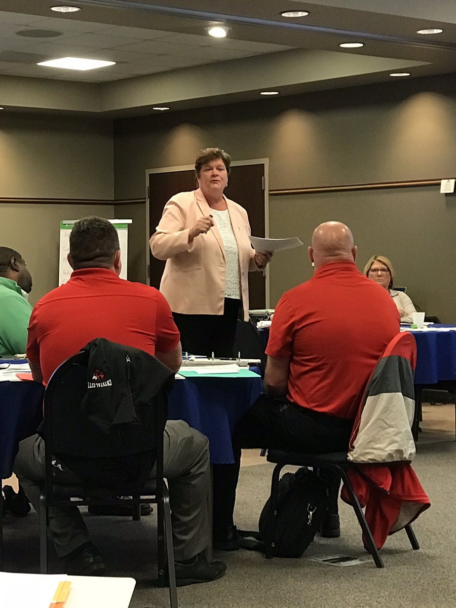 DrClintFreeman's tweet photo. Dr. Donna Jahnke presenting “Leadership”. What is your WHY? @MASALeaders https://t.co/GPU00wVNqK