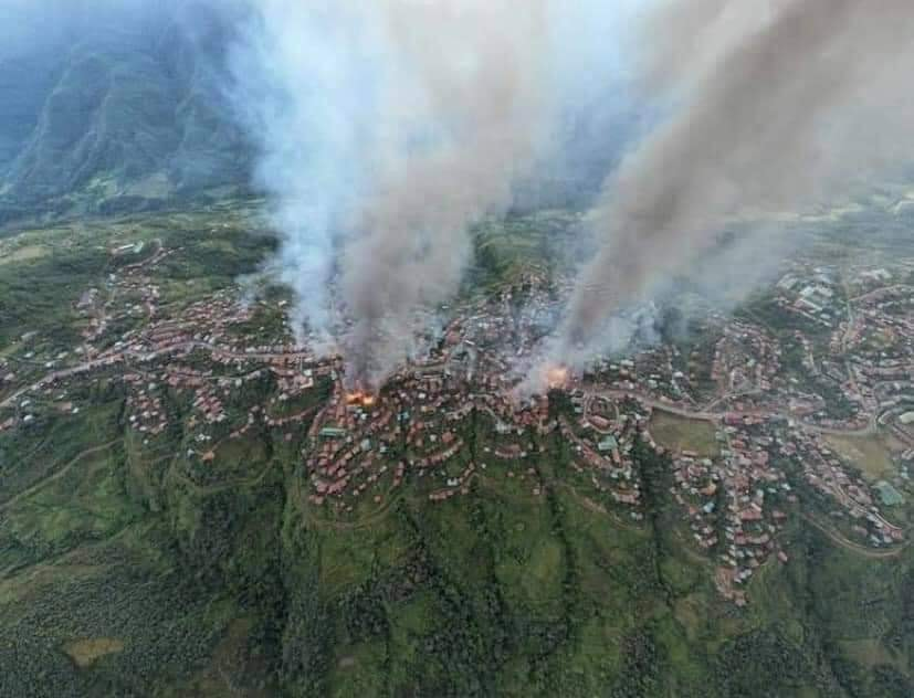 More than 100 houses have been burned down in #Thantlang Town, Chin State. The fire is started by the #military  junta's rocket-propelled
grenades shelling and spiralling out of control now.
#savechinstate
#whatshappeninginmyanmar