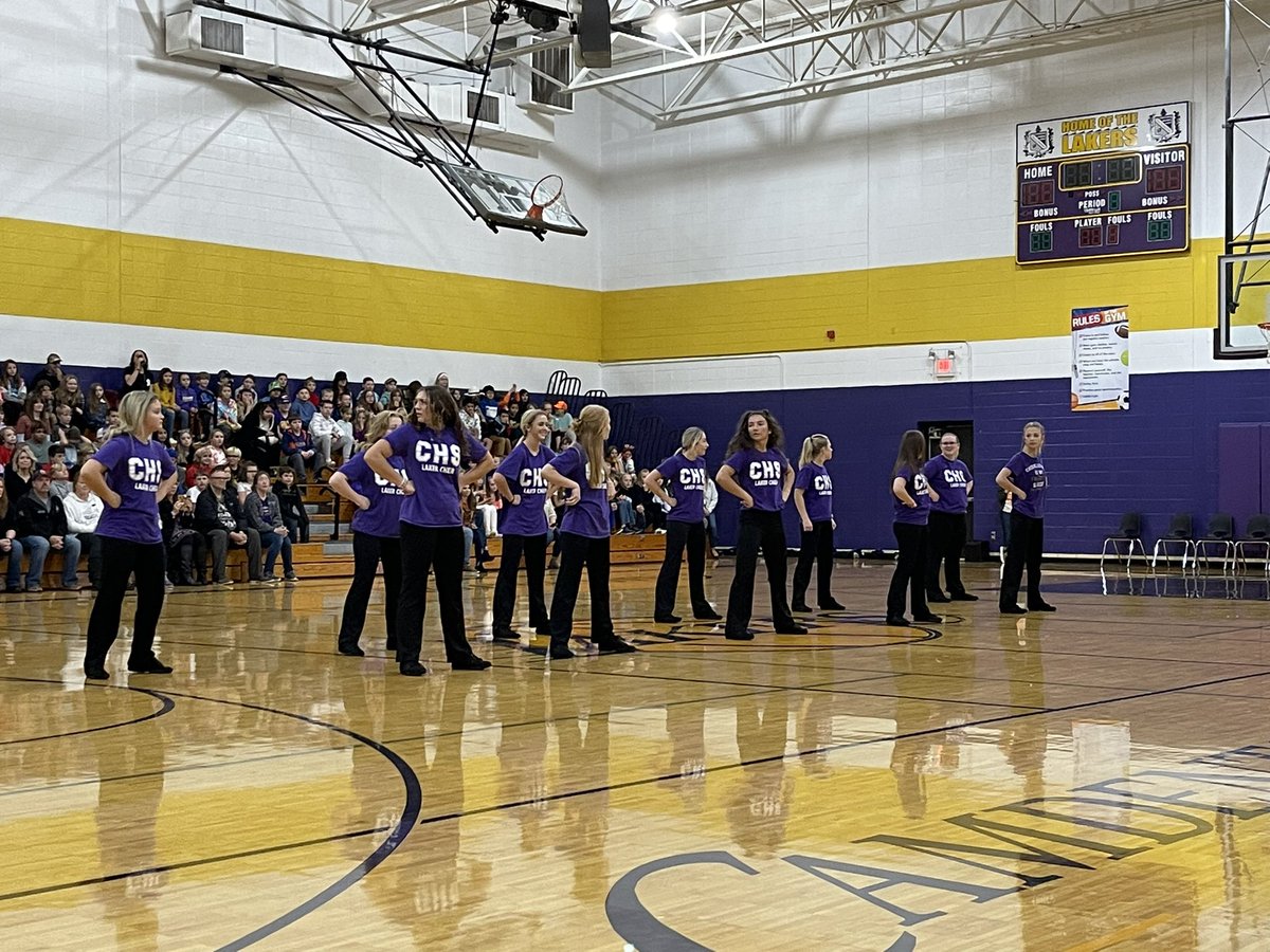 SevonEmily's tweet photo. Rally days are the best days! 💜💛@ORILaker #orilakers https://t.co/vY9wqFFogH