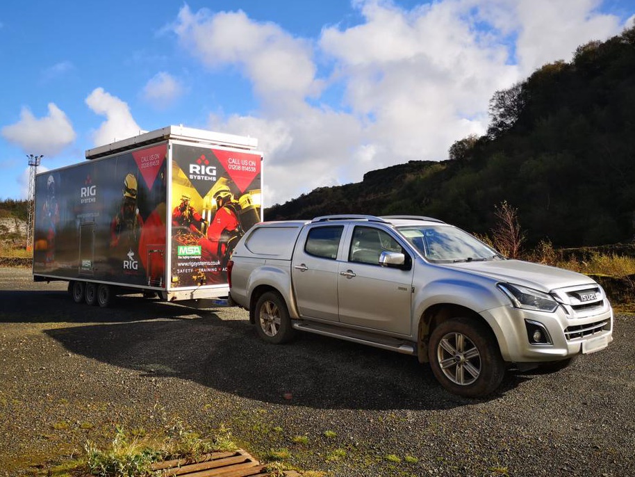 After a week on the road it's back! What a fantastic week we've had, training delegates in our confined space trailer. Please get in touch if you have any questions about our training facilities.

#confinedspacetraining #ConfinedSpaceEntry #emergencytraining #confinedspacerescue