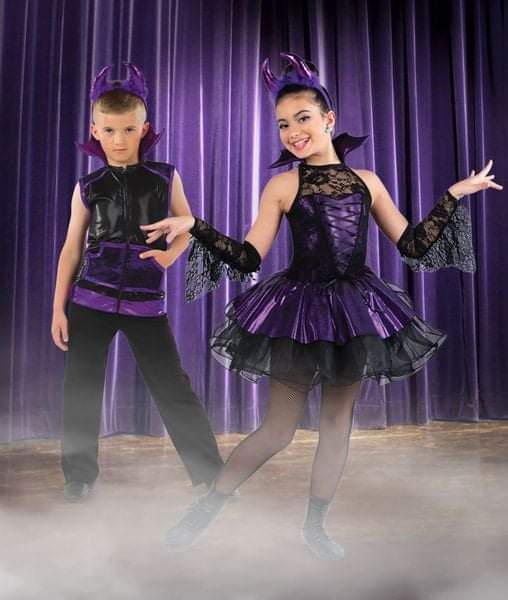 showcostumes's tweet photo. You may have missed out on the Halloween costume opportunity...
BUT
A Wish Come True still have some Holiday Costumes IN STOCK!
To guarantee your pre-Christmas costume delivery, we need your order by 31st Oct.
https://t.co/QZnYD9hlrn

HAPPY HALLOWEEN 👻🎃 https://t.co/tBYC83WQrs