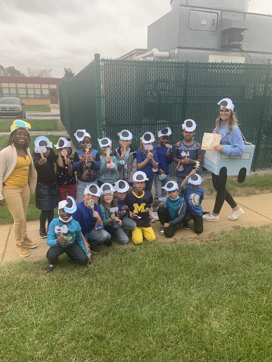 We let the pigeon drive the bus this year! #storybookcharacterday 🐦