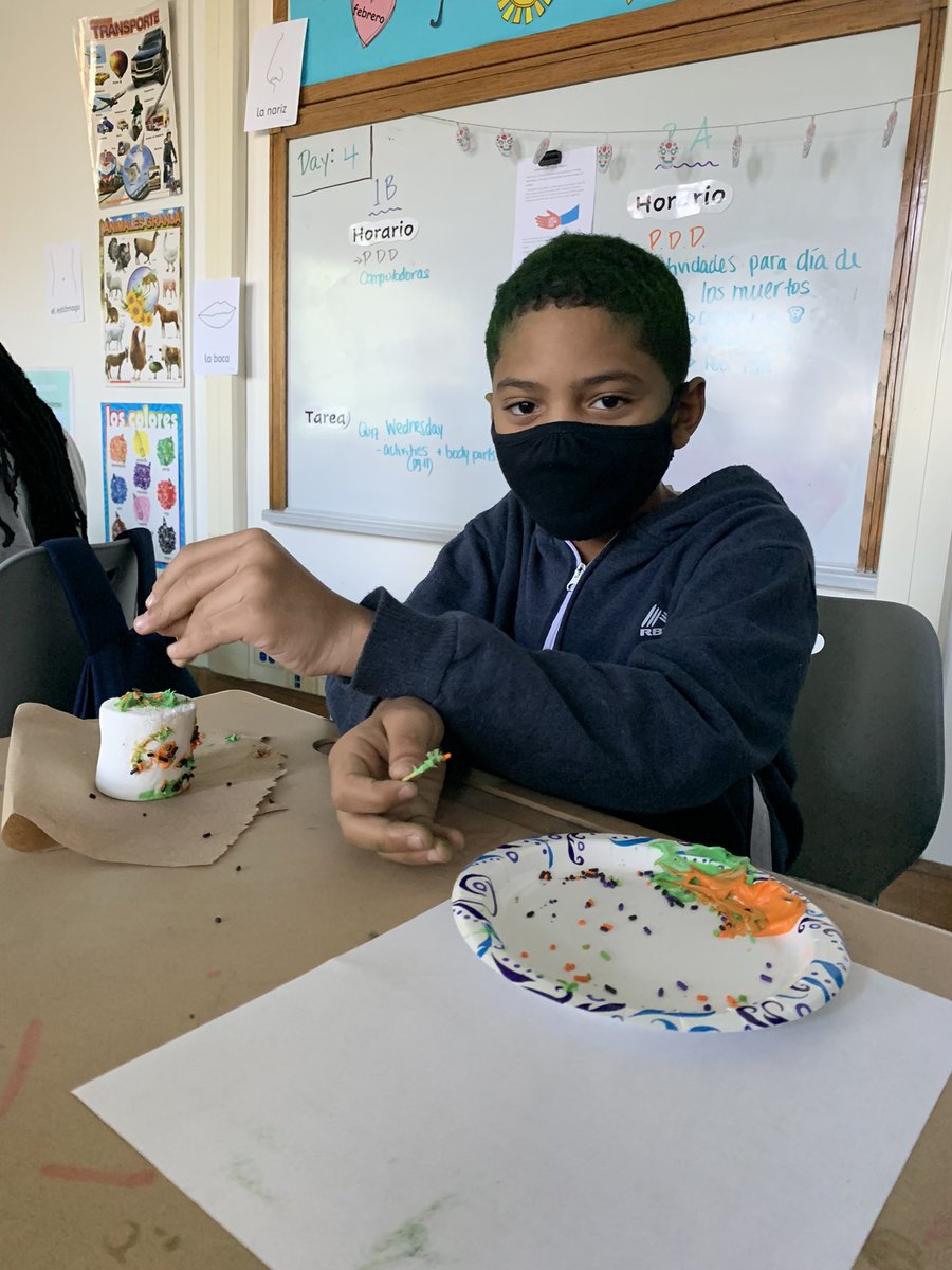 MsCastiglioneSL's tweet photo. 7th grade Spanish 1b students @syracuselatin  had some fun exploring culture and decorating their very own Calaverita today! @SyracuseSchools https://t.co/AvLBDqs09l