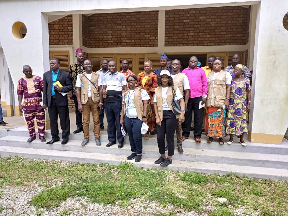 MpindaMC's tweet photo. Mission conjointe de suivi des activités des partenaires du Programme Genre 26/10 au 9/11 Bouar Berberati Nola #DGPromotionduGenre #DivisiongenreANE @PNUD_RCA @RefampC @OJLD4 #AFJC #FFPCA #ROSCAGD ensemble 🤝💪🏾pour l’autonomisation des femmes et des filles en RCA🙌🏾 https://t.co/awpI9Tybds