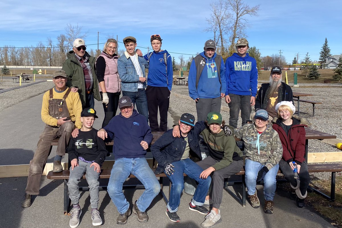 oilfieldsschool's tweet photo. Mrs Watts leading the way with our Oilfields Volunteer Team helping the Lions build their outdoor rink and put up Christmas lights at the town campground on Sunday. Way to go Drillers! https://t.co/h9mgYqufWb