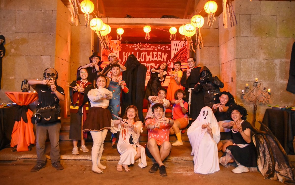 mainedcm's tweet photo. #MaineGoals season 1 – achieved! Thank you for joining us tonight sa aming Halloween party and for being with us for 13 weeks! Grateful for every adventure taken with the besties and with you all.. pero hindi pa dito nagtatapos! See you next season – to more #GoalsAchieved! 🥳 https://t.co/8EFIA1IOyg