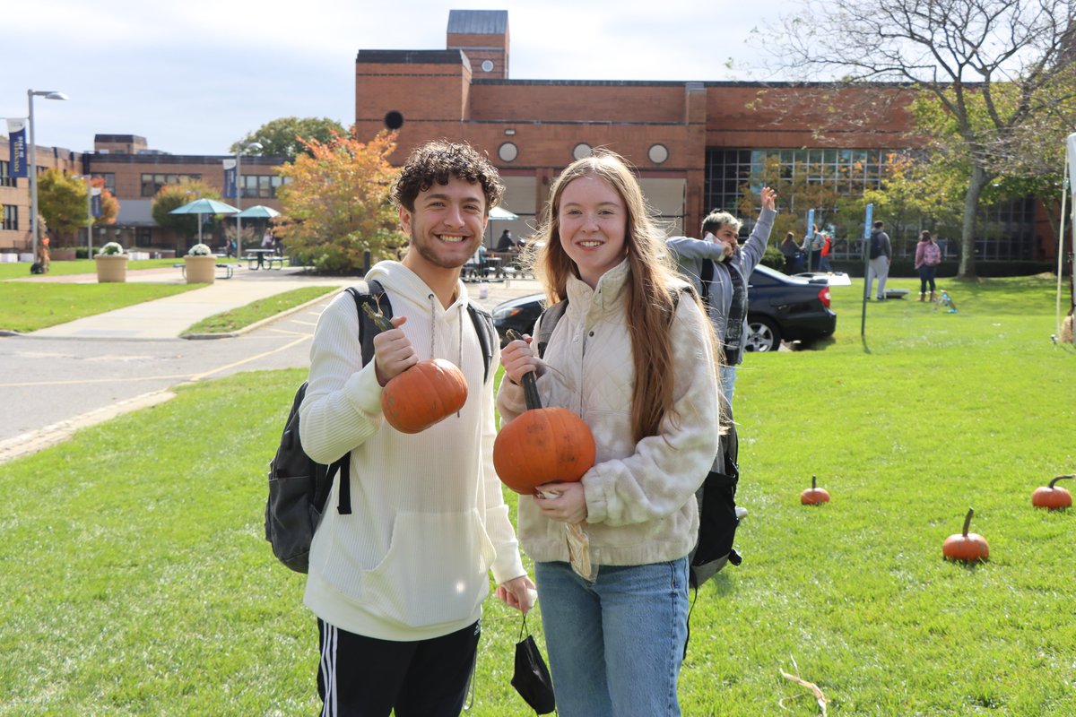 sjnyoncampus's tweet photo. RECAP | Students, faculty and staff enjoyed SJC Long Island’s annual Fall Fest yesterday, celebrating the change in seasons with free food, games, prizes and more.

Read the full story here: https://t.co/9uGtKqD9Hl https://t.co/FmvUN8lFlN