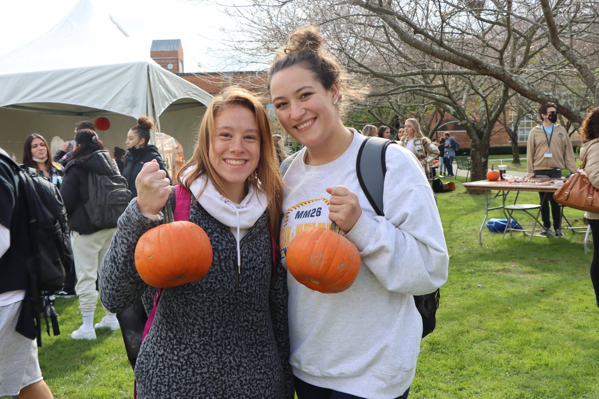 sjnyoncampus's tweet photo. RECAP | Students, faculty and staff enjoyed SJC Long Island’s annual Fall Fest yesterday, celebrating the change in seasons with free food, games, prizes and more.

Read the full story here: https://t.co/9uGtKqD9Hl https://t.co/FmvUN8lFlN