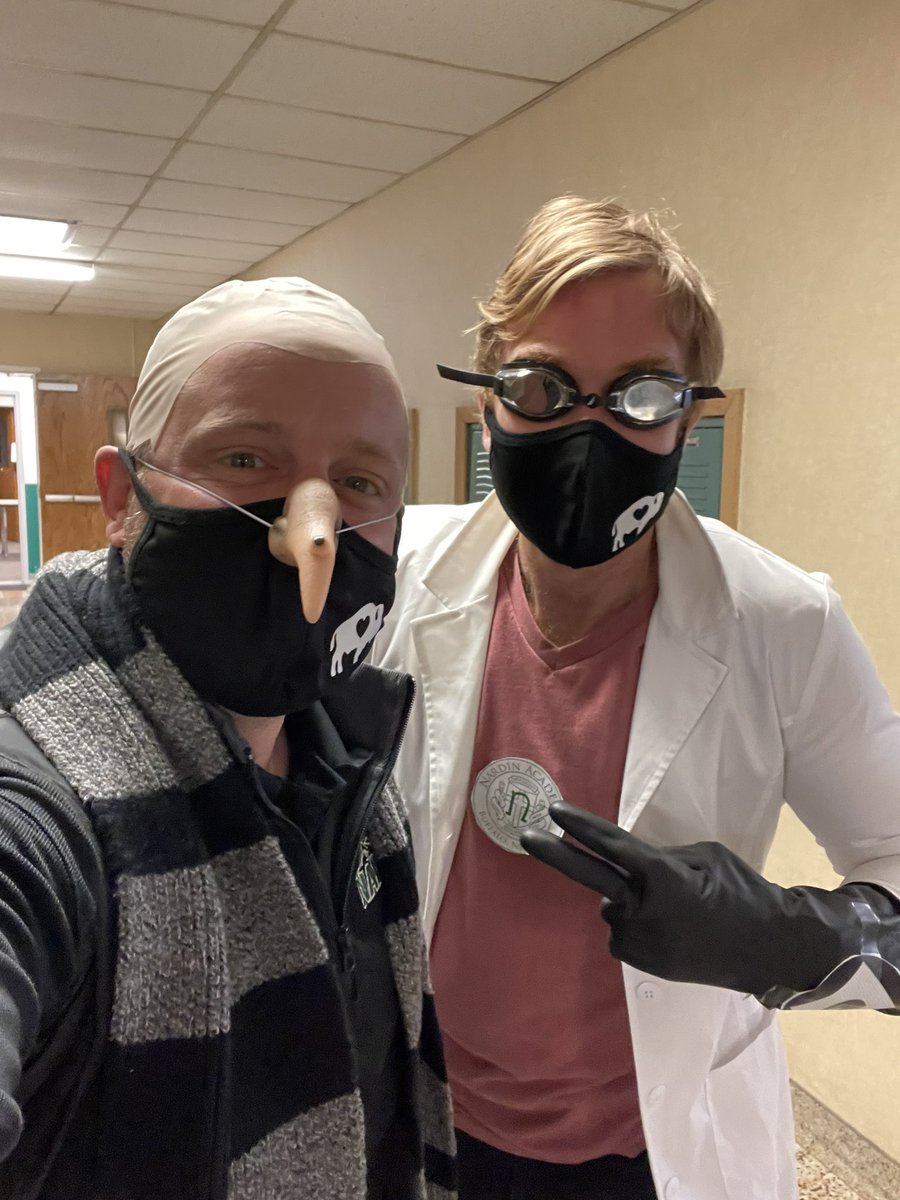 NMMSBUFFALO's tweet photo. Halloween festivities are just another way to take a breath from the grind and build community! @NardinAcademy https://t.co/314RxUZChD