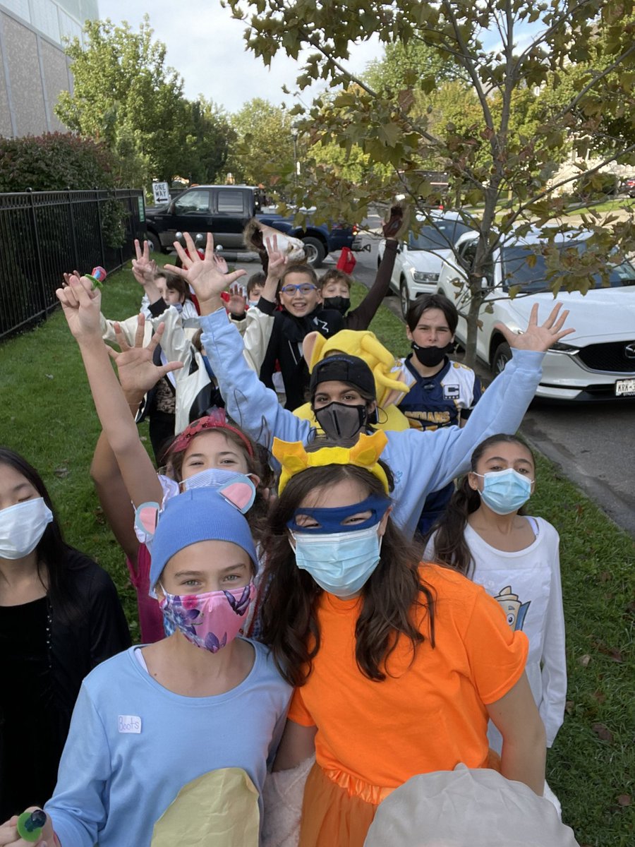 NMMSBUFFALO's tweet photo. Halloween festivities are just another way to take a breath from the grind and build community! @NardinAcademy https://t.co/314RxUZChD