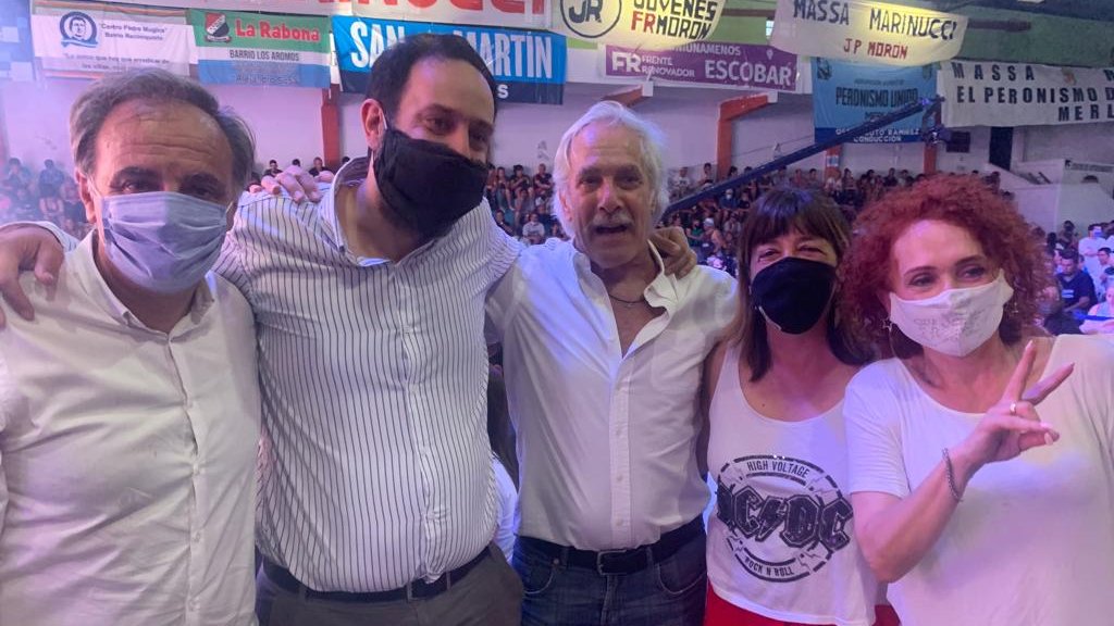 RodrigoMolinos's tweet photo. Una enorme alegría vivir ayer, con los compañeros y compañeros del @FrenteRenovador, el #PlenarioPBA en Merlo.
Unidos y unidas, hoy más que nunca, para renovar el compromiso que la Argentina del futuro requiere. https://t.co/yo0qg2GrQ9