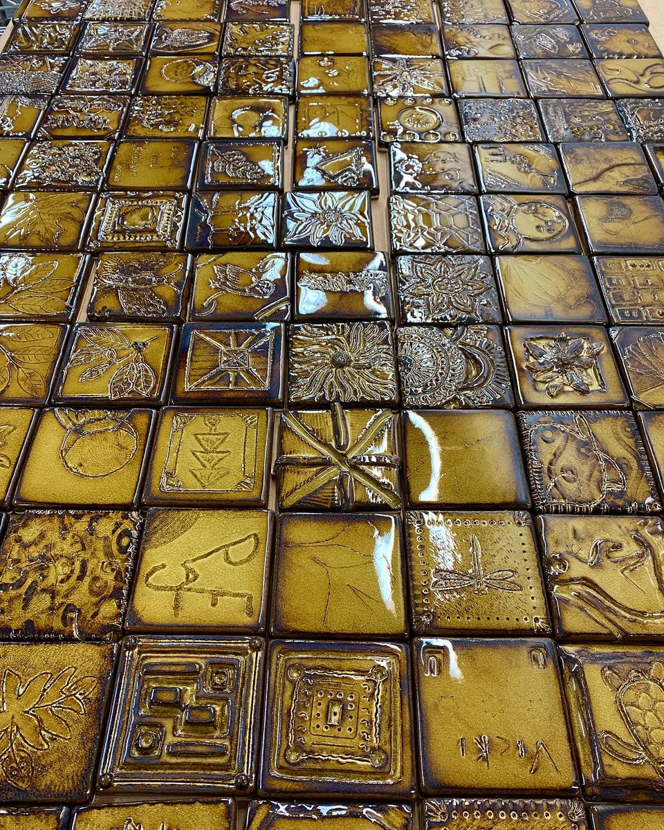 motawitileworks's tweet photo. Make-a-Tiles from our October workshop are ready! Stop by the gallery to pick yours up. We're open Tuesday–Saturday from 10 a.m. to 5 p.m. and Sunday from 10 a.m. to 3 p.m.
#motawi #motawitileworks #makeatile #artworkshop #annarborart https://t.co/Wd1kHqBV3v