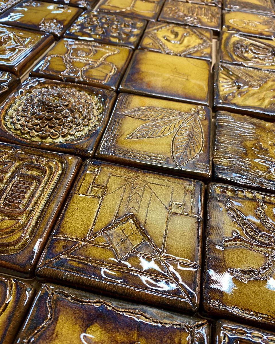 motawitileworks's tweet photo. Make-a-Tiles from our October workshop are ready! Stop by the gallery to pick yours up. We're open Tuesday–Saturday from 10 a.m. to 5 p.m. and Sunday from 10 a.m. to 3 p.m.
#motawi #motawitileworks #makeatile #artworkshop #annarborart https://t.co/Wd1kHqBV3v