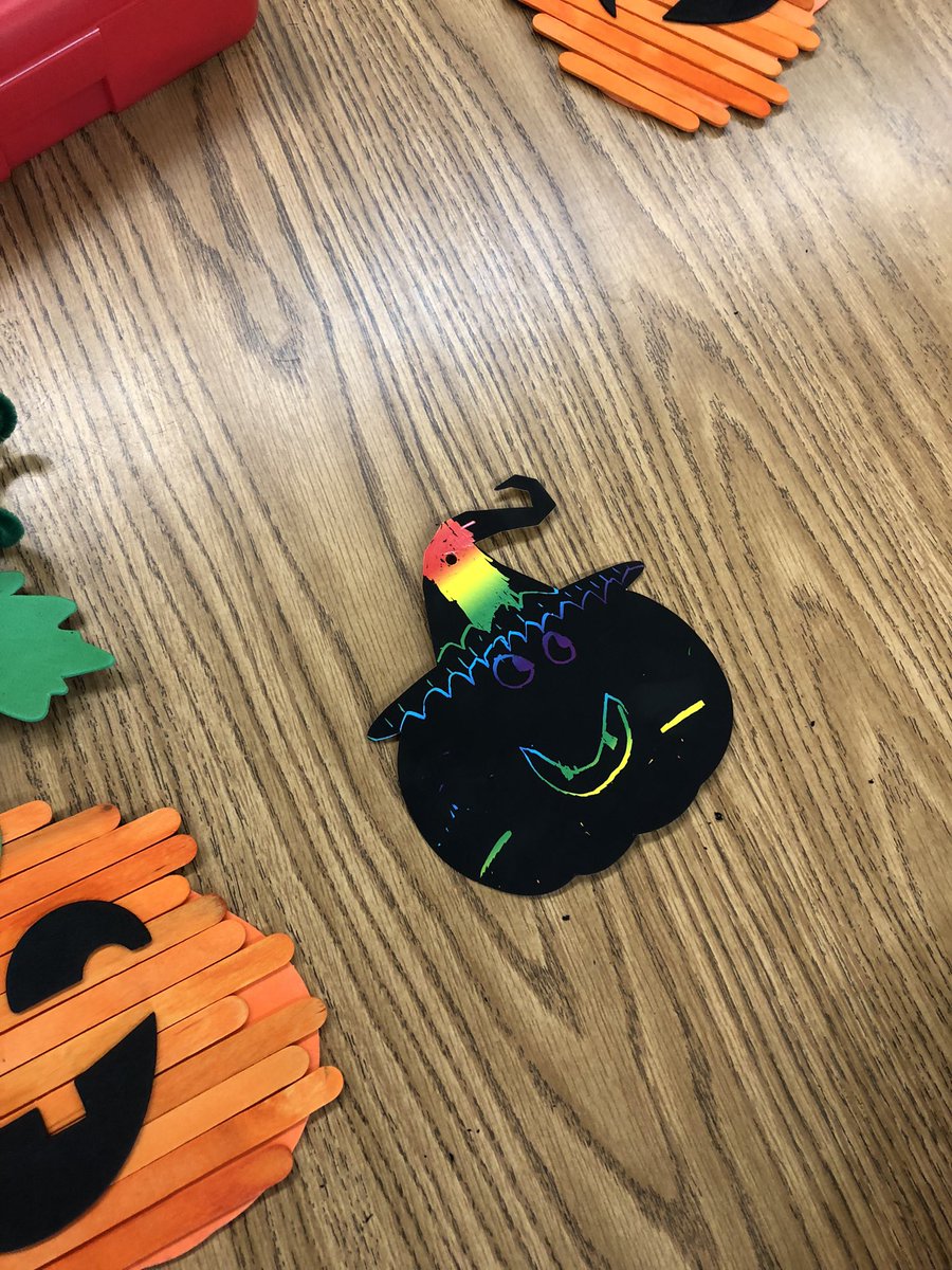 QRSCorrigan's tweet photo. Halloween scratch paper fun @qrbryant https://t.co/9EBCnMYSry