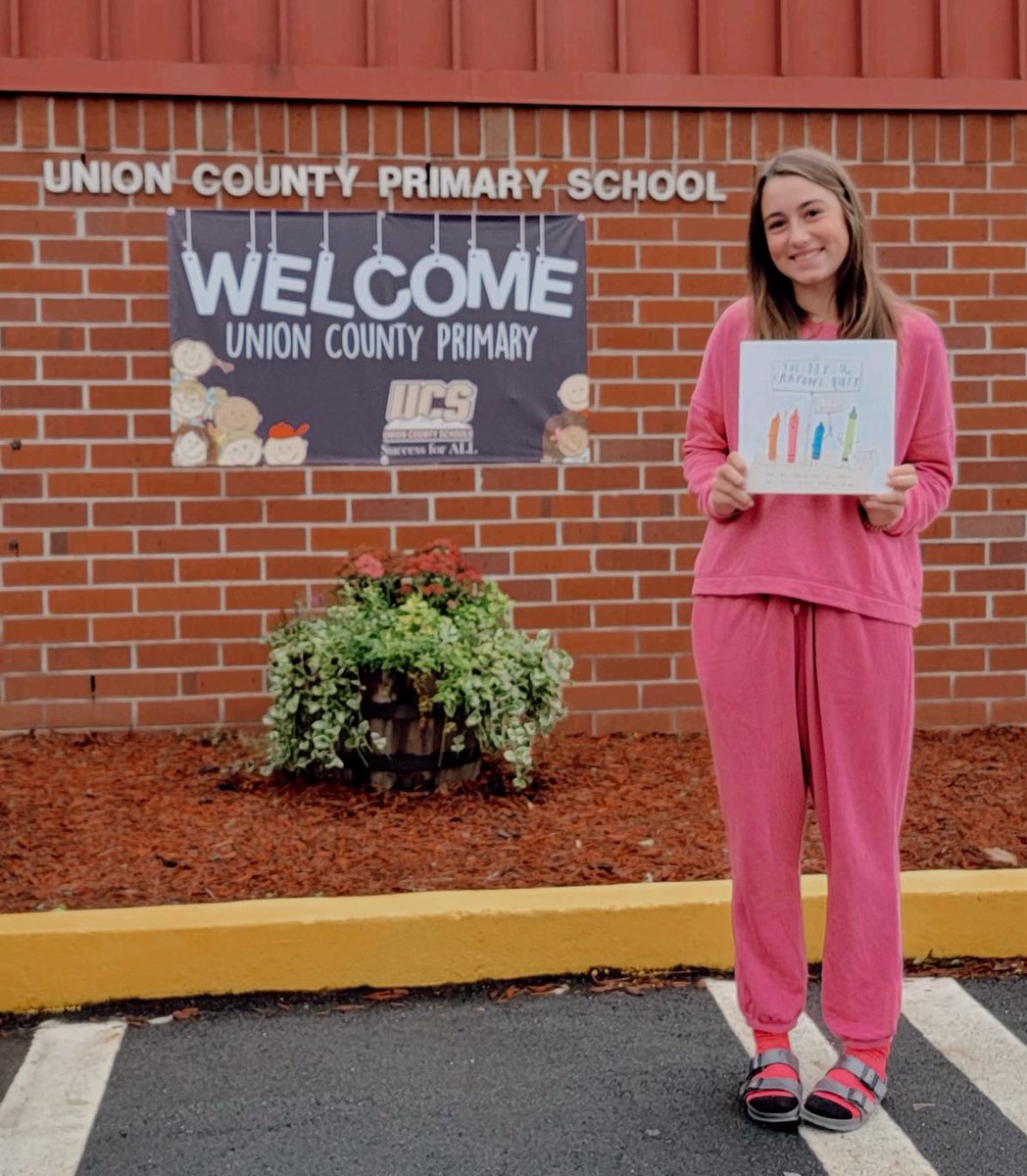 mcnabb_sofia's tweet photo. So much fun reading my favorite childhood book to our primary school for Beta Boo! 
I dressed up as my favorite crayon, so I’m ready to go for tonight’s Pink Out football game. 
#gopanthers 💗#PinkOctober #JrBetaClub #TheDayTheCrayonsQuit https://t.co/oOvtlygP6W