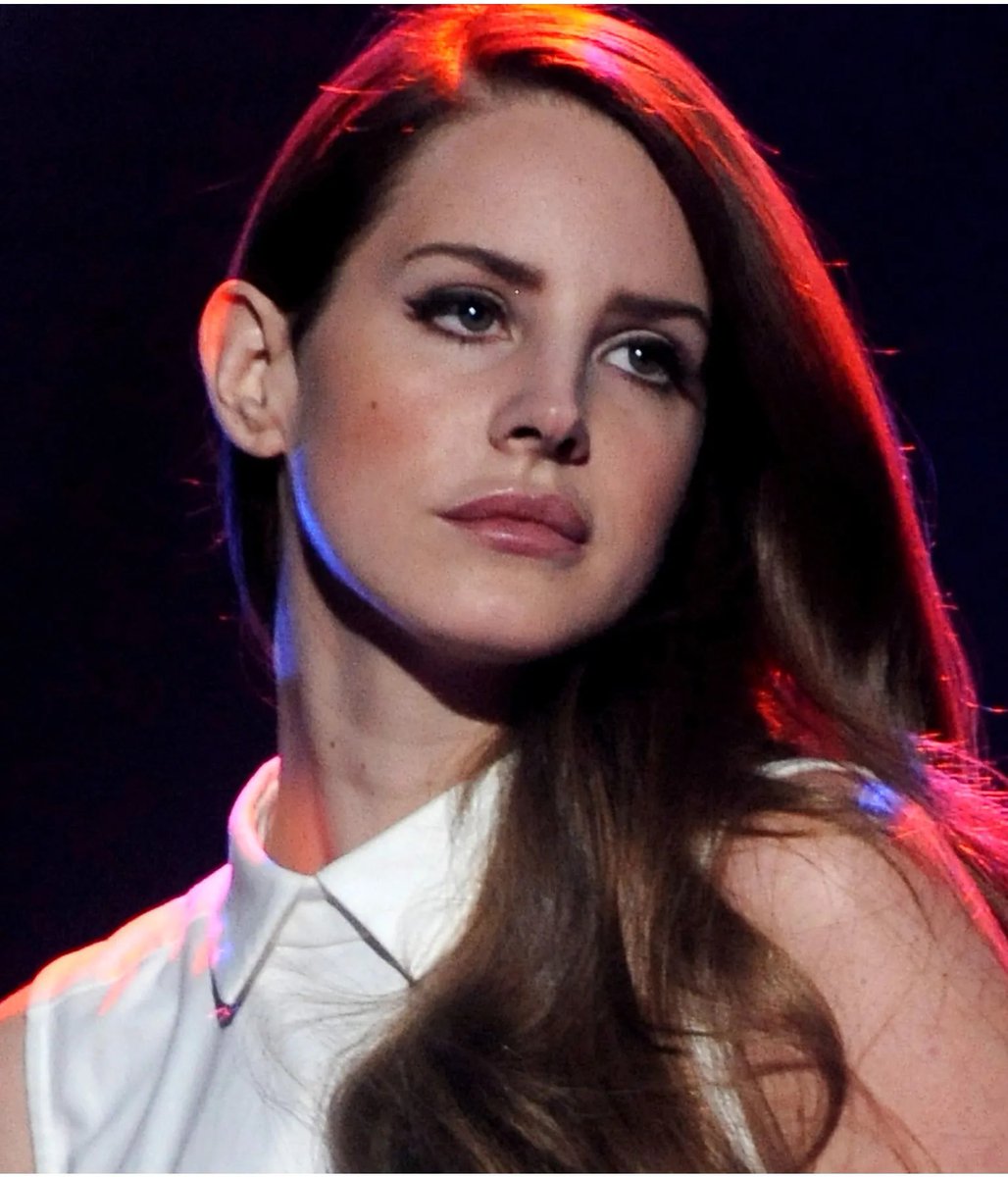 lizzy grant and lana del rey are literally twins