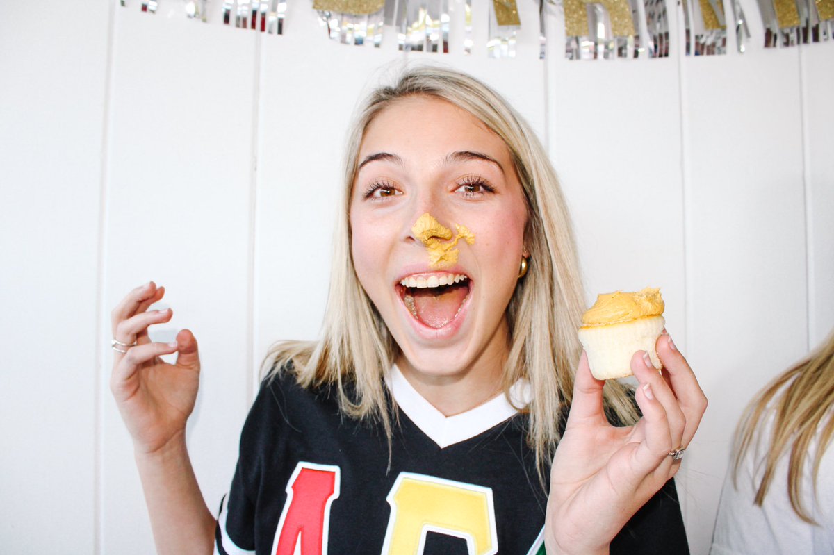 HAPPY BIRTHDAY GAMMA XI 🎂🌹🐿

Today we celebrate 55 amazing years since Alpha Gam became chartered on Murray State’s Campus! Here’s to many more years filled with memories, friendship, and sisterhood 🤍 #alphagammsu