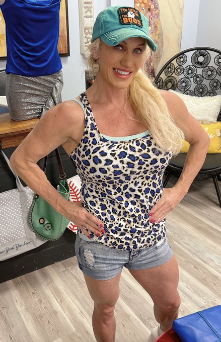 Starting my #Halloween weekend! Loving my outfit from @Boutiquebay11 #HappyHalloween #FridayVibes #Freakyfriday<a href="/tag/halloween"class="tags">#Halloween</a><a href="/tag/freakyfriday"class="tags"><span>#freakyfriday</span></a><a href="/tag/fitchick"class="tags"><span>#fitchick</span></a><a href="/tag/fitnessgirl"class="tags"><span>#fitnessgirl</span></a><a href="/tag/happyhalloween"class="tags"><span>#happyhalloween</span></a>