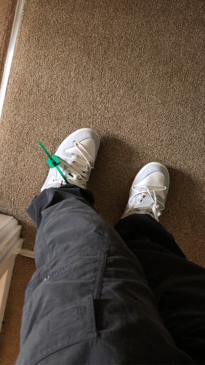 JoshGK3's tweet photo. @StockXSneakers @stockx Haven’t had the right time to wear it 🤧 https://t.co/6pfkyb2PlS