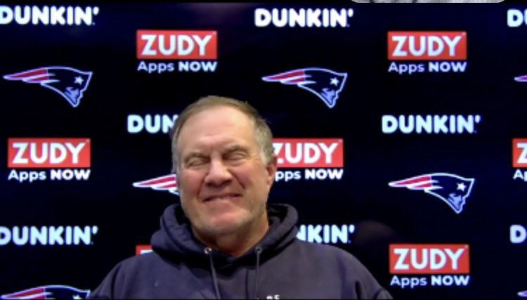 MikeReiss's tweet photo. Halloween on Sunday. Bill Belichick’s favorite? 

“Anything in the bag,” he says with a smile.

🎃🏈👍🍫 https://t.co/Tiqw3AlWeM