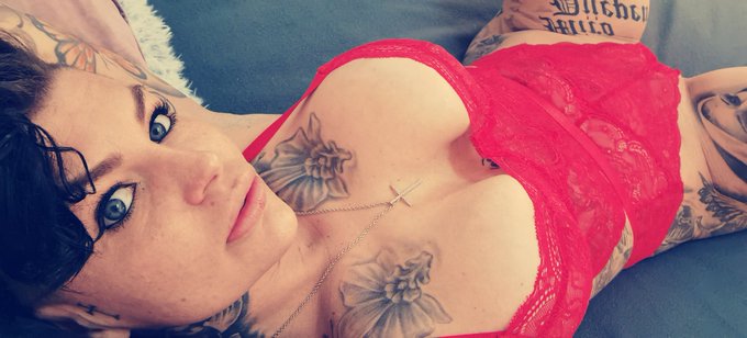 W&uuml;nsche Euch einen guten Start ins Wochenende 💋 wie gef&auml;llt Euch der Body? https://t.co/zKescLMzFQ<a href="/tag/dirtytalk"class="tags"><span>#dirtytalk</span></a>