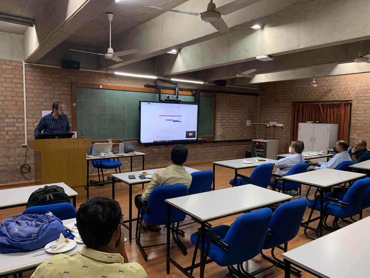 mustufarahi's tweet photo. #odoo training at #iim by @mustufarahi @Serpent_CS https://t.co/Morgq2lOe1