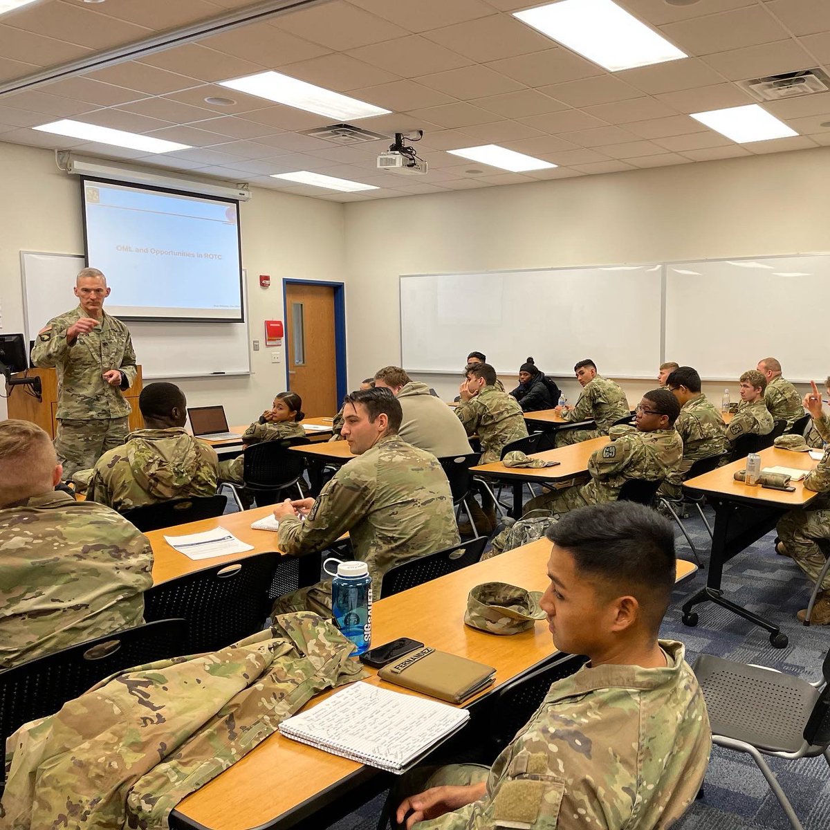 UDrotc01's tweet photo. We would like to thank Colonel Duncan, a #PantherBattalion alumni, for visiting us and sharing his experience with the next generation of army leaders.

#UniversityofDubuqueROTC

#changemaker
#leaderswanted
#3rdbrigaderotc
@armyrotc
@3rdrotcbrigade
@goarmy https://t.co/iJOGIEmP00