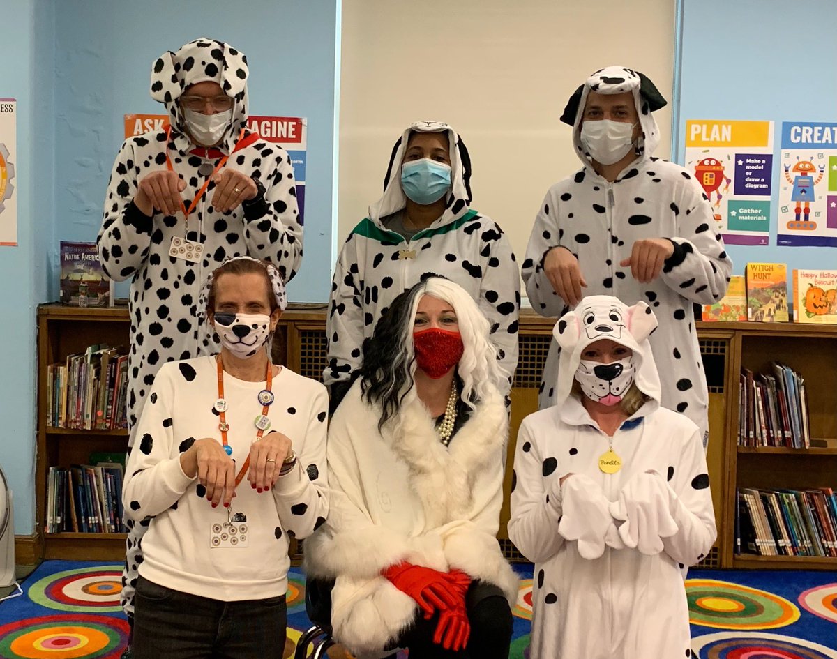 maureen_rexer's tweet photo. Happy Halloween!  Such fun seeing the kids all dressed up together! https://t.co/d9t3YTuRJ7