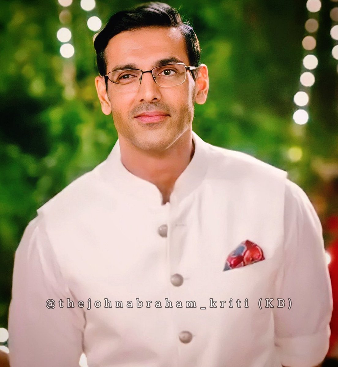 John_abraham_KB's tweet photo. 💕तू शाम है सुकून की 
                चैन की घड़ी है तू💕

Rest for my eyes &amp; peace to my soul
❤️𝐉𝐀❤️ @TheJohnAbraham🌹

#MeriZindagiHaiTu #SatyamevaJayate2
#Gorgeousness #Personality #peaceful #MagicalGoodLook 
#NewProfilePic #JohnAbraham #CrazyFanGirl #john_kriti #Goodnight https://t.co/JN92xslCJI