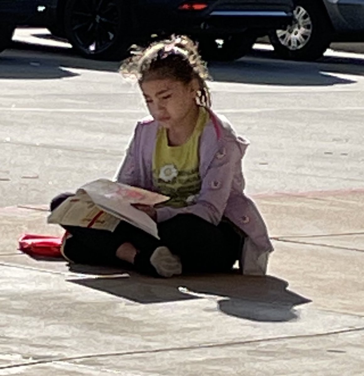 📚Growing readers require sunshine. <a href="/HolbrookCFISD/">Holbrook Elementary</a> ☀️ #Growingreaders