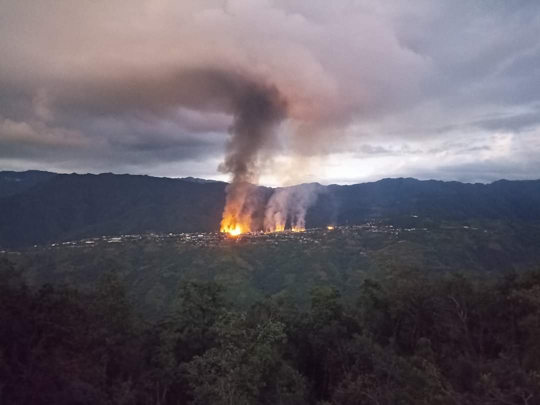 Update 6:40 pm.Thantlang

One of the Churches in Thantlang Church on the Rock (COTR) is up inflamed now. 

It is estimated that more than 100 houses have been destroyed by fire including a Church and office building of Thantlang Baptist Church as of 6:40 pm today.
2021 October 29