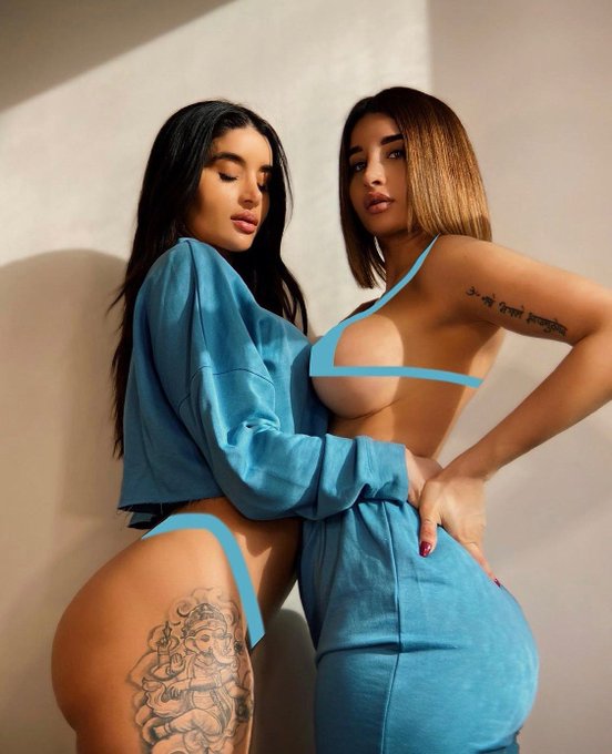 Tonight Twin Halloween Special 😈  10pm Dont Be Late 💦💦💦  https://t.co/fkqejvtB9X https://t.co/eP2md8ANsv