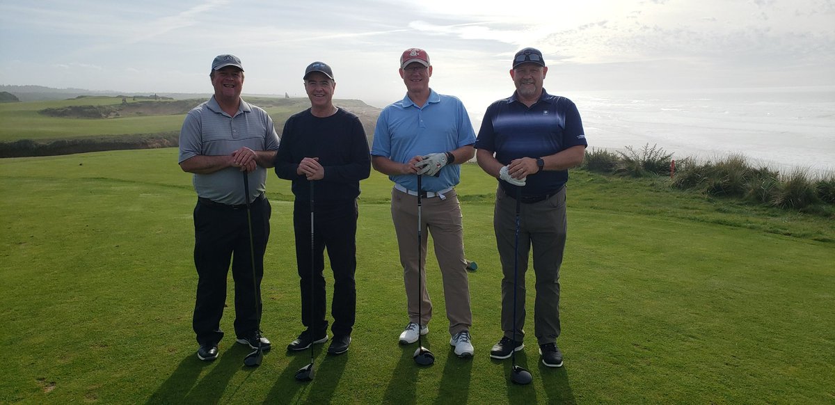 PlanetTurfusa's tweet photo. Good company among fellow turf-heads as the mist rolls in at @BandonDunesGolf - glad for the good times at the @NTA60232900  meeting! @jimplanetturf https://t.co/k1wjq27gB3
