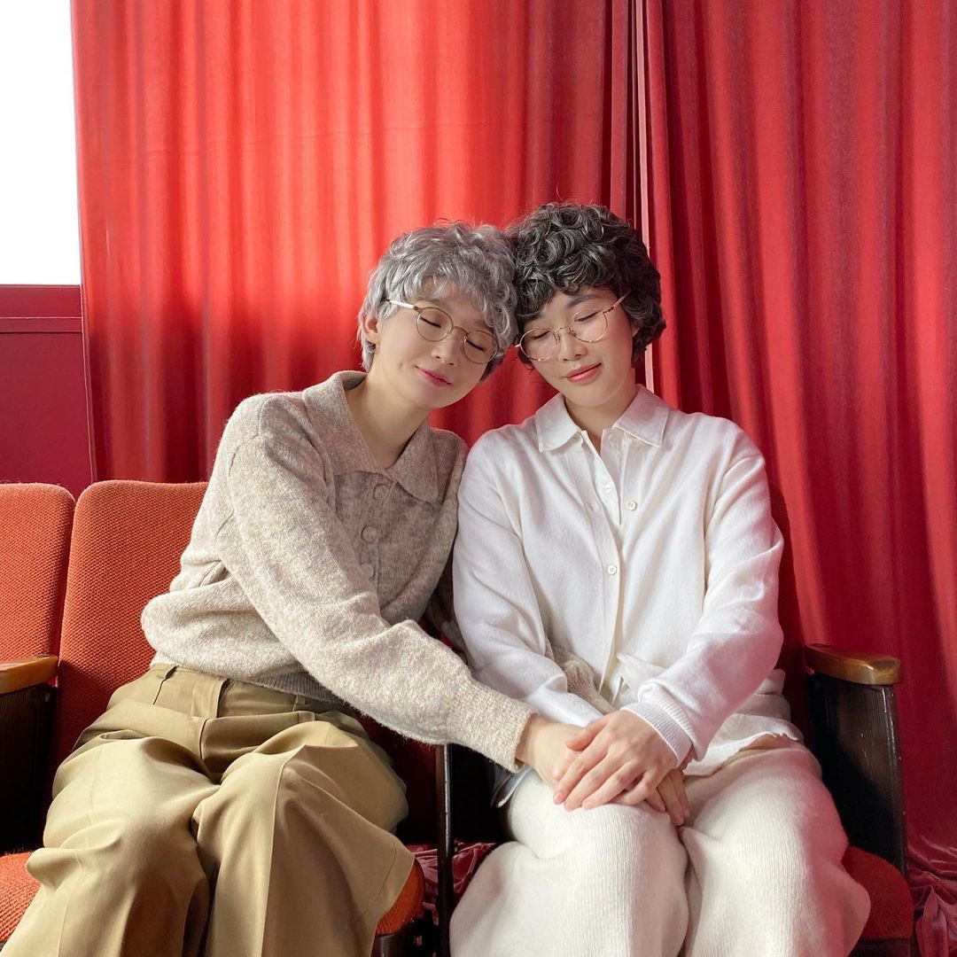 사심 다 빼고 우런니가 밍키 손 마니 잡아주면 좋겠다… 언니가 먼저 잡아주거나 안아주는 건 뭔가 더 뭉클함… 😢