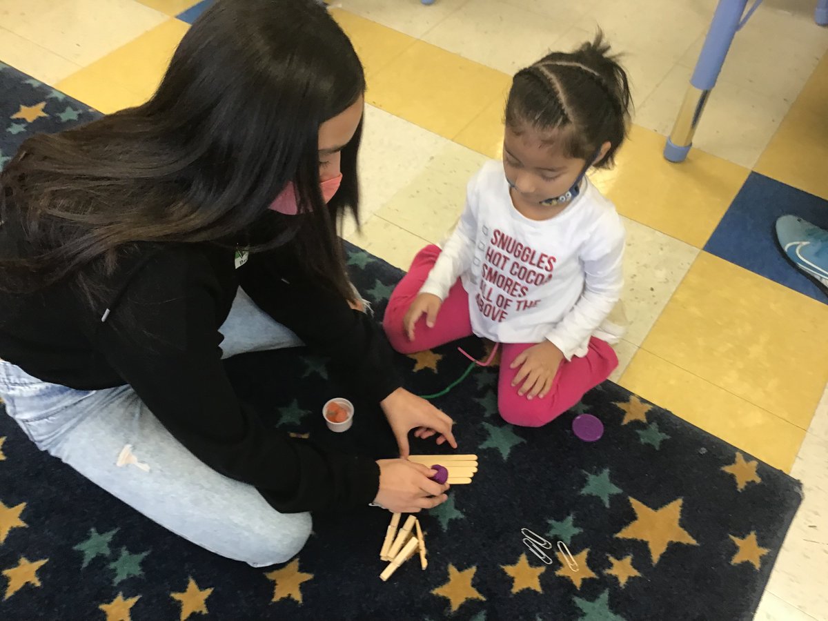 colinocrew's tweet photo. What a great fall STEM activity with our Pre-K friends!  Can you build a structure to hold the pumpkins? @WarwickPR @KisselHillWSD https://t.co/5yEsUbcO3C