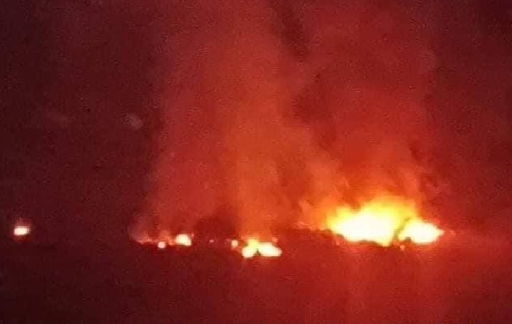 9:30 PM Update | Chin's Thantlang 🆘

All locals already left the town and fled to #India Border because of #MyanmarMilitaryTerrorists' several attacks. The whole city is on fire with no one to put out the fire.

#Oct29Coup #WarCrimesOfJunta
#WhatsHappeningInMyanmar
