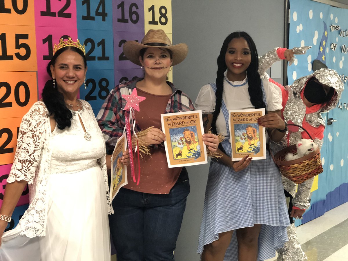 JacksonLCISD's tweet photo. @JacksonLCISD annual character parade pt. 2! https://t.co/boV5wTXbme