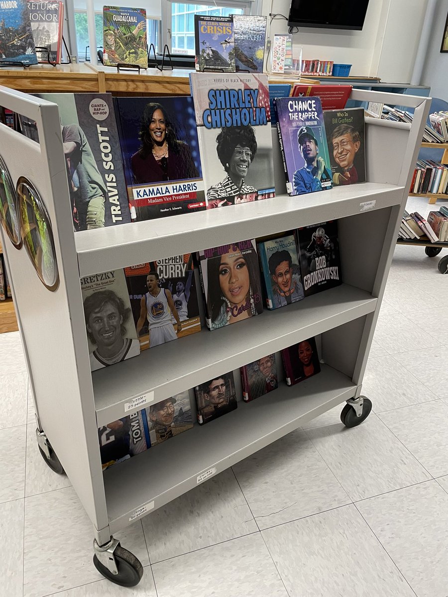 SchLibRI's tweet photo. RT@PVMSLibraryRI
Our monster eye 👀 cart is out and about helping @MsEnglish218 classes find a biography. #pvmsreads #slri #tlchat https://t.co/8GHRZiBw15
