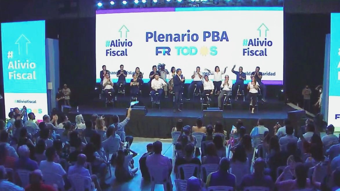 _Eduardo_Diaz's tweet photo. PLENARIO DE LA MILITANCIA 
#PlenarioPBA en Merlo ✌️ https://t.co/sOh7ZdnYjs